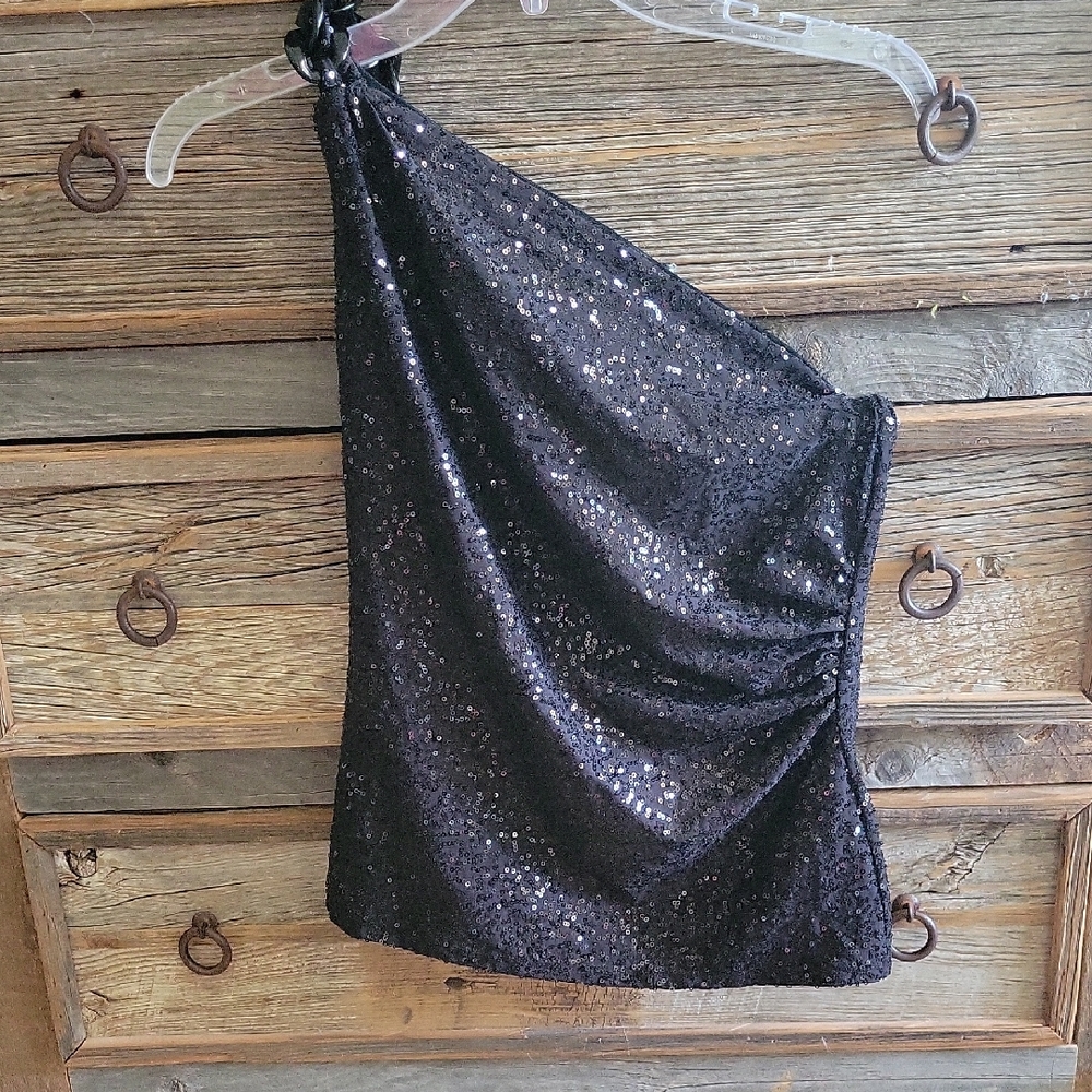 Cache Black Sequin One-Shoulder Top, Chunky Chain Strap